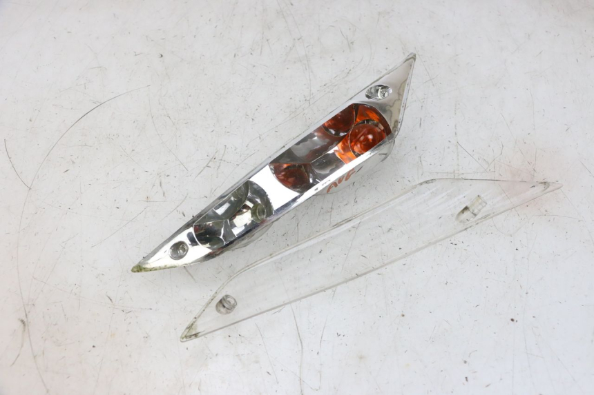 photo de CLIGNOTANT AVANT GAUCHE PIAGGIO ZIP 2T 50 (2009 - 2019) - Gros plan technique