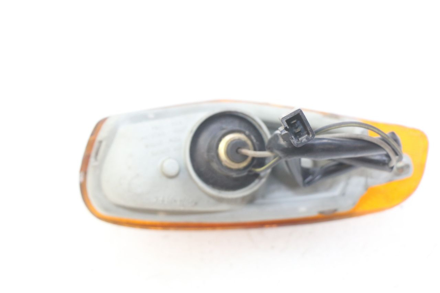 photo de CLIGNOTANT AVANT GAUCHE KAWASAKI ZZR 600 (1995 - 2004) - Gros plan technique