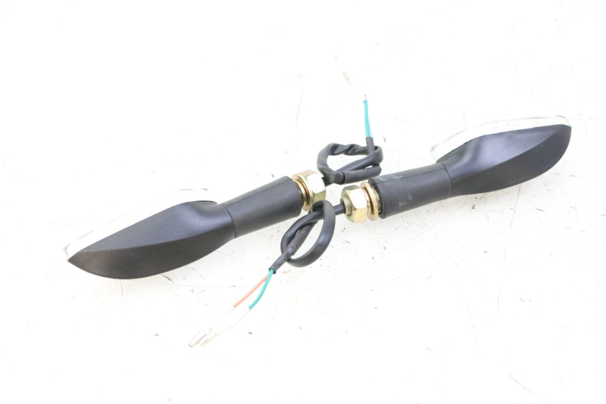 photo de CLIGNOTANT AVANT KIDEN KD125-G 125 (2018 - 2022) - Gros plan technique