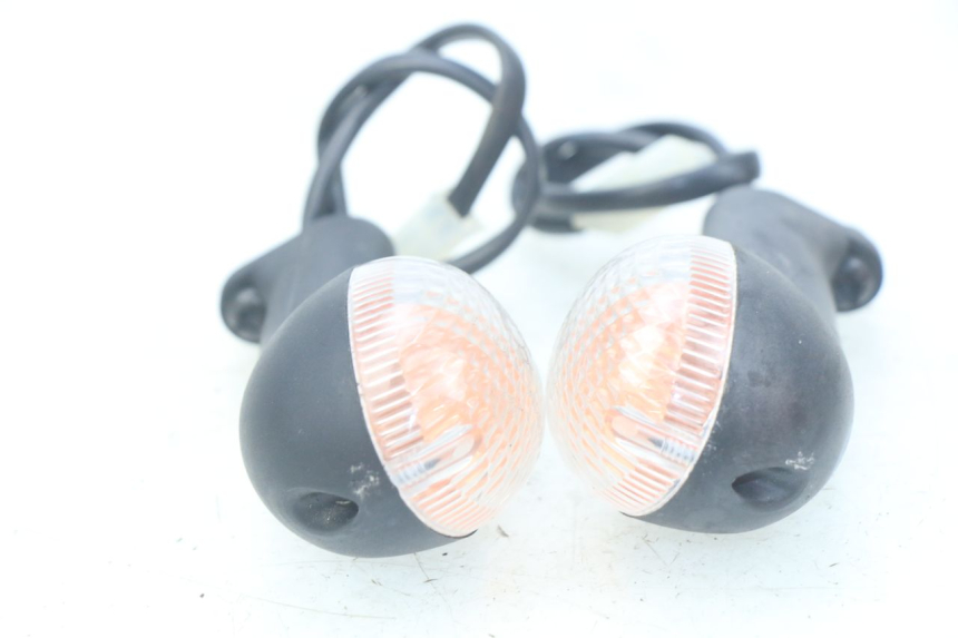 photo de CLIGNOTANT AVANT PEUGEOT LUDIX BLASTER 50 (2006 - 2014) - Autre angle de vue