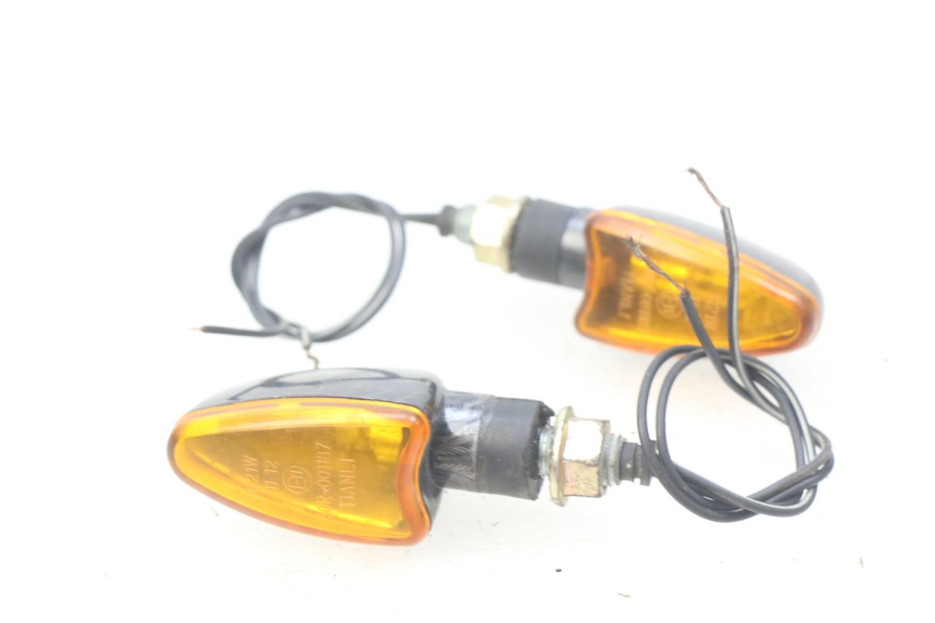 photo de CLIGNOTANT AVANT PEUGEOT LUDIX 50 (2008 - 2017) - Vue d’ensemble