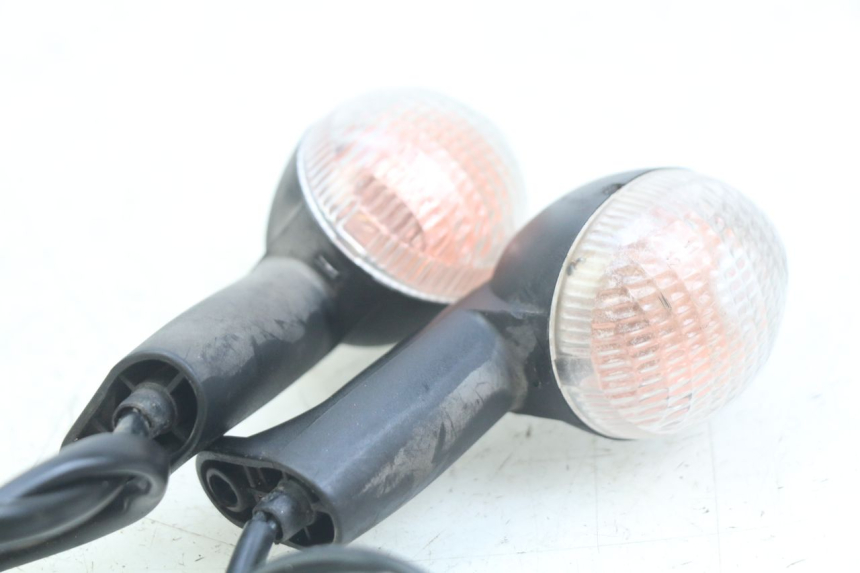 photo de CLIGNOTANT AVANT PEUGEOT LUDIX 50 (2008 - 2017) - Gros plan technique