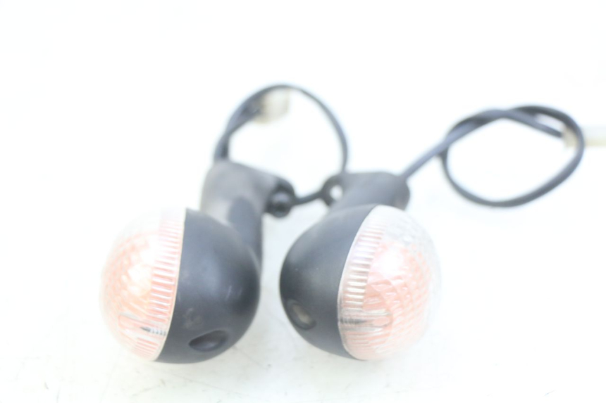 photo de CLIGNOTANT AVANT PEUGEOT LUDIX 50 (2008 - 2017) - Points de fixation