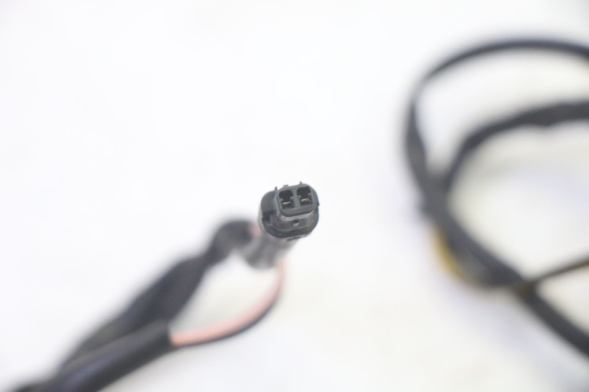 photo de CLIGNOTANT AVANT PIAGGIO MP3 RL 250 (2006 - 2010) - État de surface