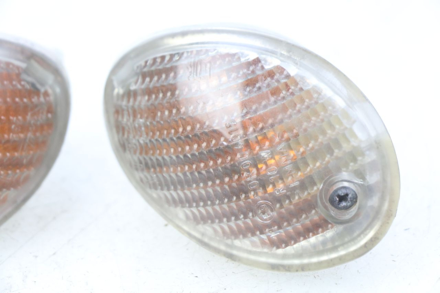 photo de CLIGNOTANT AVANT MBK OVETTO 50 (1998 - 2007) - Gros plan technique