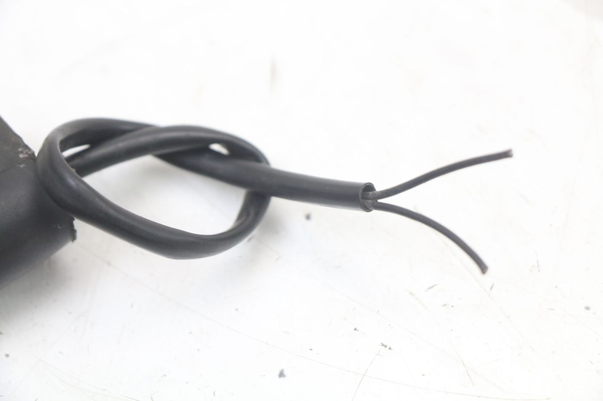 photo de CLIGNOTANT AVANT PEUGEOT LUDIX 50 (2005 - 2007) - Gros plan technique