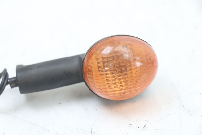 photo de CLIGNOTANT AVANT PEUGEOT LUDIX 50 (2005 - 2007) - Points de fixation