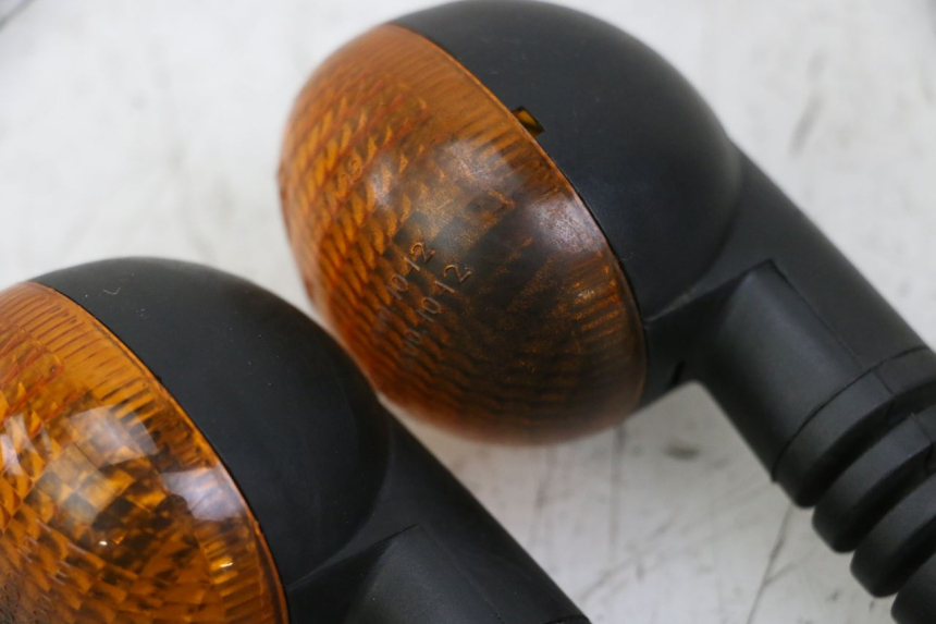 photo de CLIGNOTANT AVANT PEUGEOT LUDIX 50 (2008 - 2017) - Gros plan technique