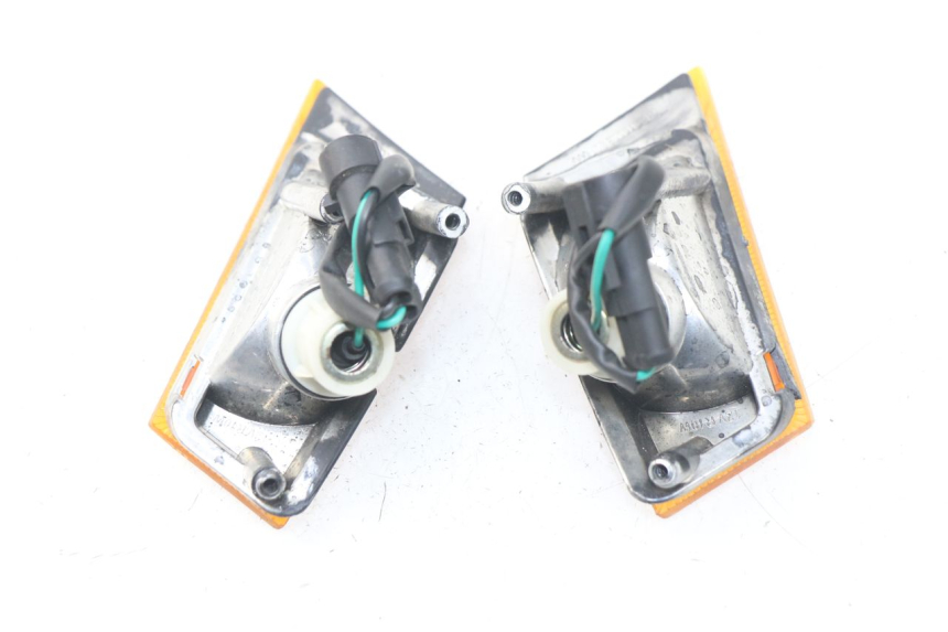 photo de CLIGNOTANT AVANT KEEWAY PIXEL 50 (2008 - 2011) - Gros plan technique