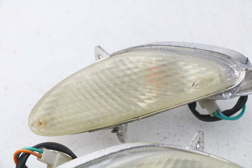 photo de CLIGNOTANT AVANT VASTRO R-ONE 4T 50 (2014 - 2022) - Zoom état d’usage