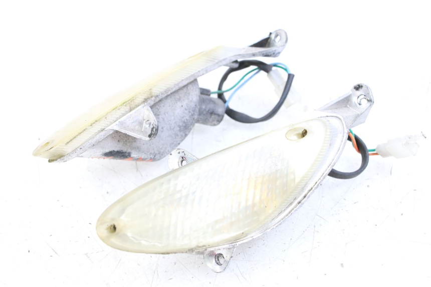 photo de CLIGNOTANT AVANT TNT MOTOR ROMA 10' 4T 50 (2007 - 2018) - Points de fixation