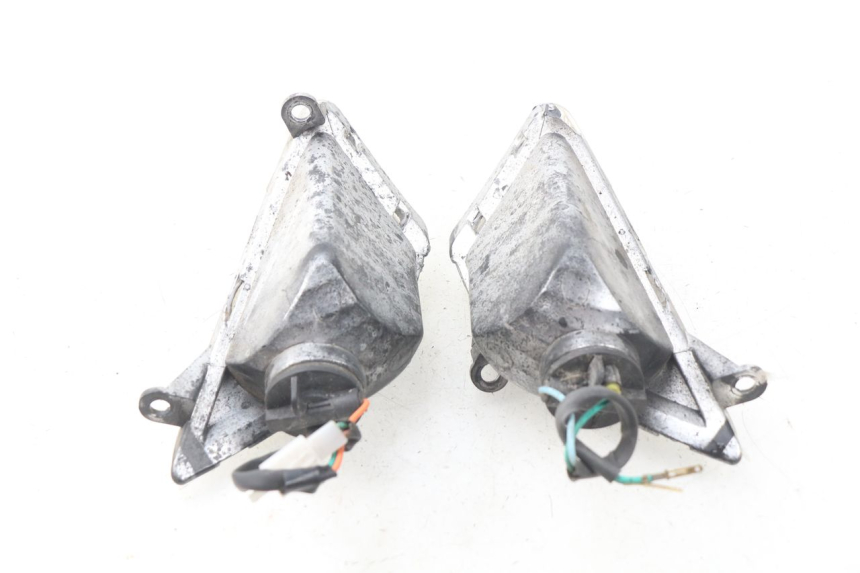 photo de CLIGNOTANT AVANT DAELIM S4 50 (2010 - 2015) - Gros plan technique