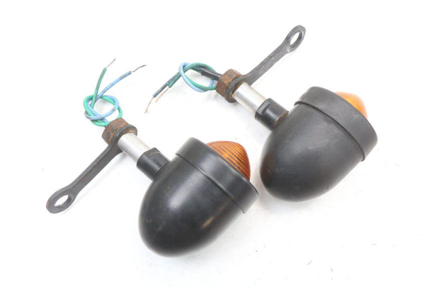 photo de CLIGNOTANT AVANT HARLEY DAVIDSON SPORTSTER XL CUSTOM 1200 (2003 - 2004) - Autre angle de vue