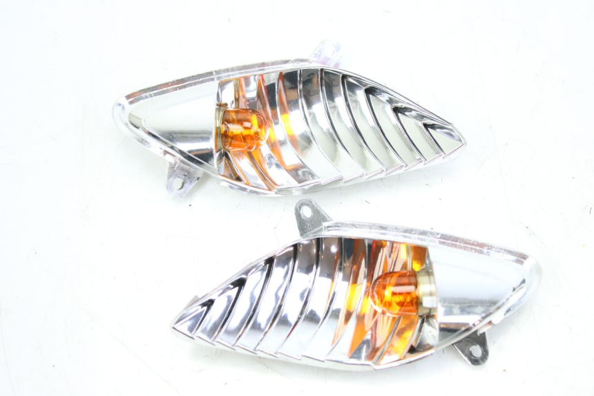 photo de CLIGNOTANT AVANT APRILIA SR R 2T LC 50 (2018 - 2021) - Détail de la pièce