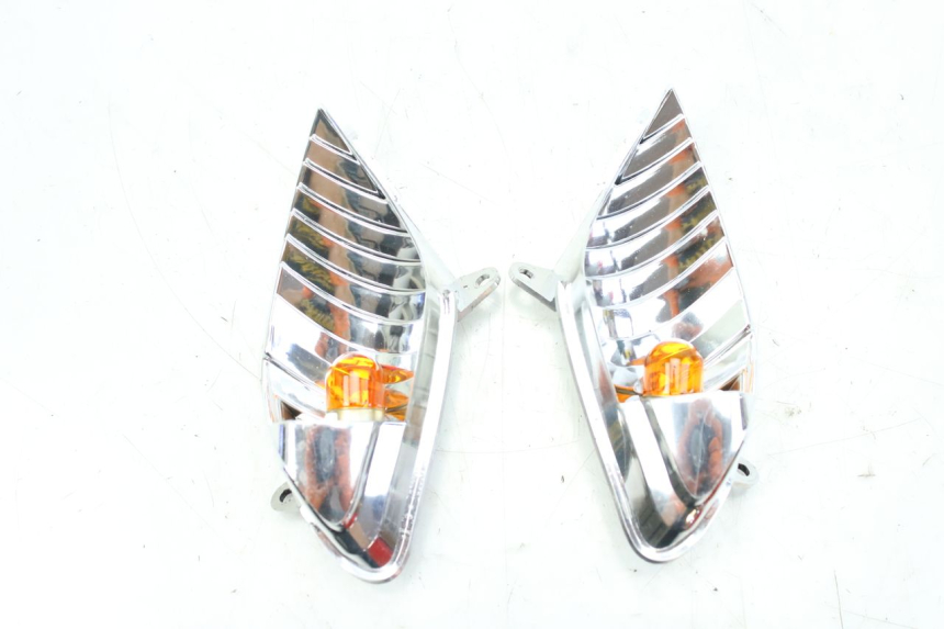 photo de CLIGNOTANT AVANT APRILIA SR R 2T LC 50 (2018 - 2021) - Autre angle de vue