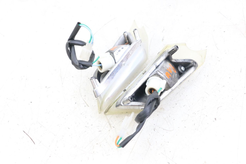 photo de Front turn signal VASTRO STREET X 4T 50 (2016 - 2021) - Autre angle de vue