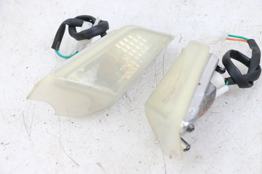 photo de Front turn signal VASTRO STREET X 4T 50 (2016 - 2021) - Gros plan technique