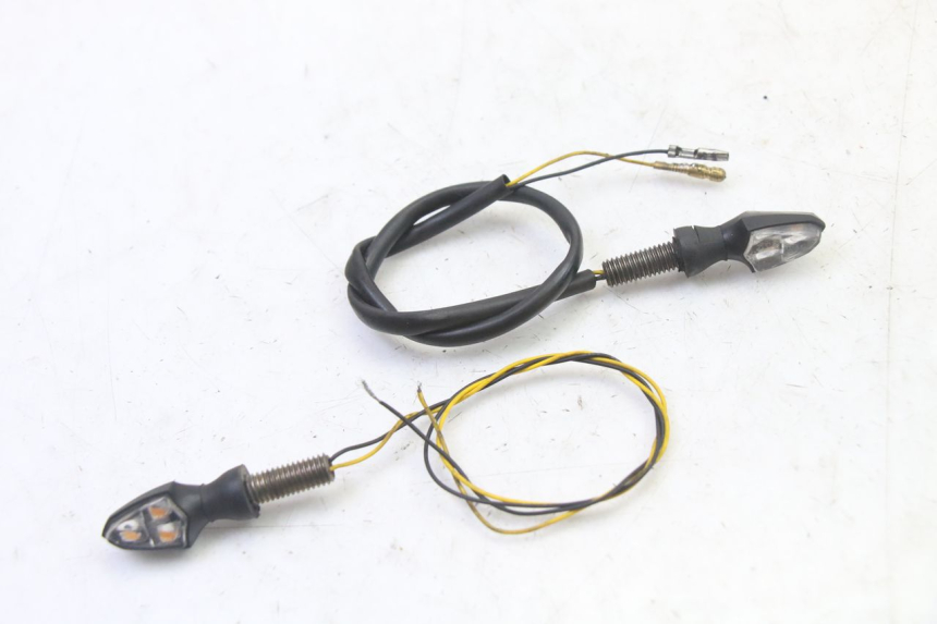 photo de CLIGNOTANT AVANT SUZUKI SV S 650 (2003 - 2009) - Vue principale