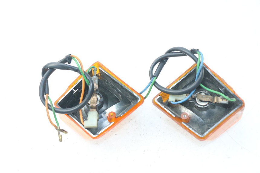 photo de CLIGNOTANT AVANT PEUGEOT SX 80 (1986 - 1995) - Zoom état d’usage