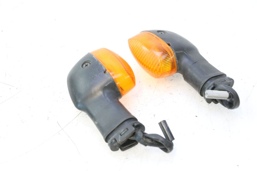 photo de CLIGNOTANT AVANT YAMAHA TDM ABS 900 (2002 - 2014) - Points de fixation