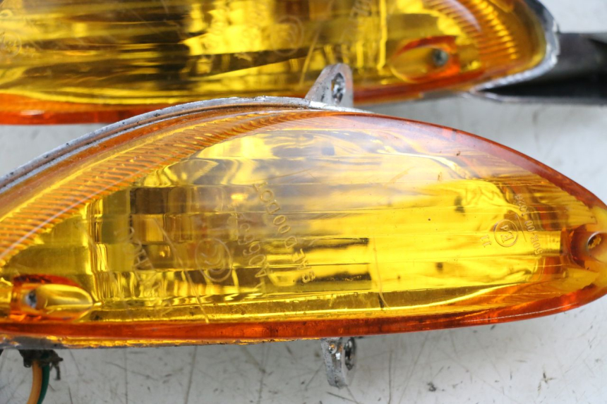 photo de CLIGNOTANT AVANT BAOTIAN TRAVEL SPIRIT 50 (2010 - 2012) - Zoom état d’usage