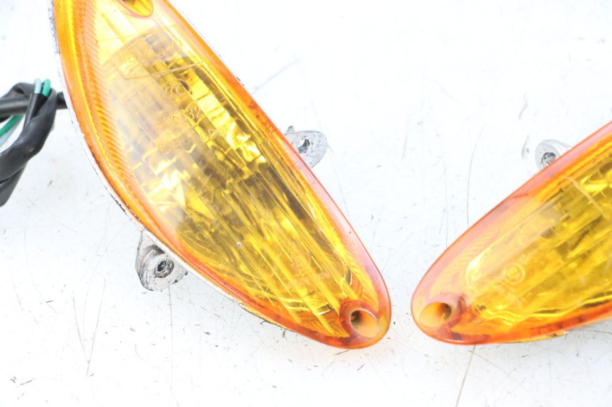 photo de CLIGNOTANT AVANT BAOTIAN TRAVEL SPIRIT 50 (2010 - 2012) - Points de fixation