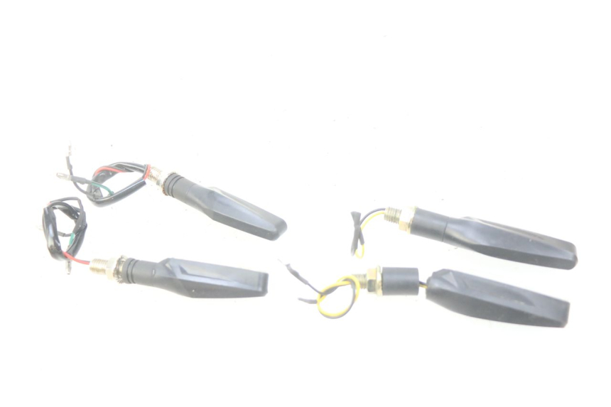 photo de CLIGNOTANT AVANT KEEWAY TX 50 (2008 - 2015) - Gros plan technique