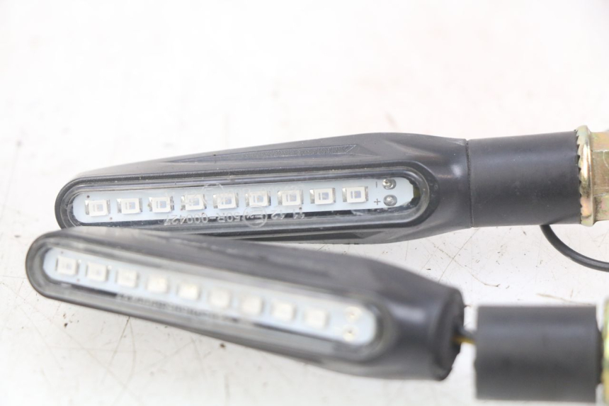 photo de CLIGNOTANT AVANT KEEWAY TX 50 (2008 - 2015) - Marquages et références