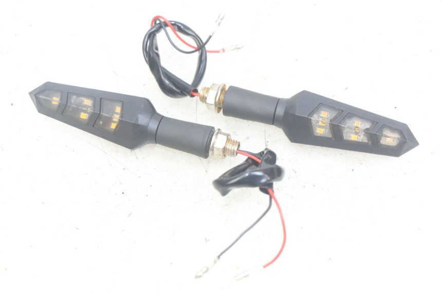 photo de CLIGNOTANT AVANT MOTRAC URBAN 4T 50 (2016 - 2024) - Vue principale