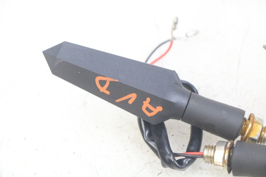 photo de CLIGNOTANT AVANT MOTRAC URBAN 4T 50 (2016 - 2024) - Gros plan technique