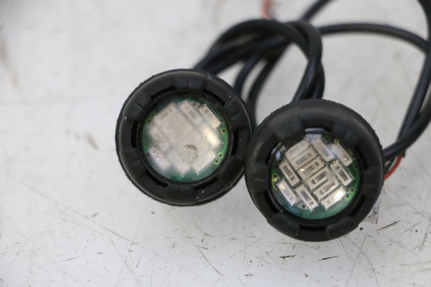 photo de CLIGNOTANT AVANT DUALTRON VICTOR LIMITED 1 - Détail de la pièce