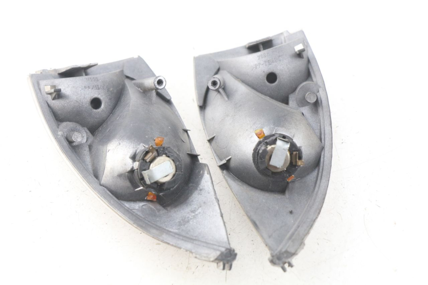 photo de CLIGNOTANT AVANT PEUGEOT VIVACITY 100 (1999 - 2008) - Points de fixation