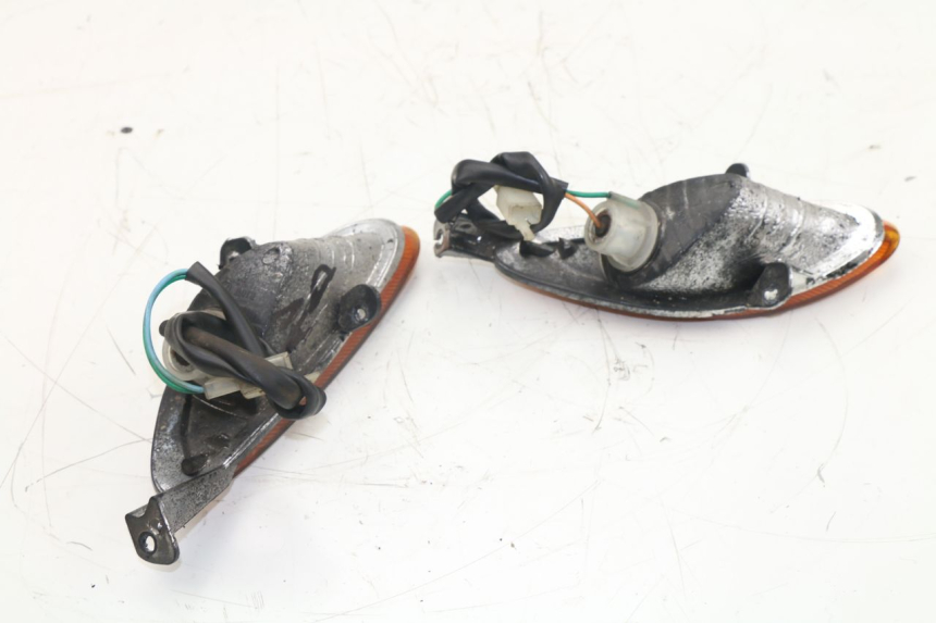 photo de CLIGNOTANT AVANT ROADSIGN WALLABY 50 (2009 - 2014) - Points de fixation