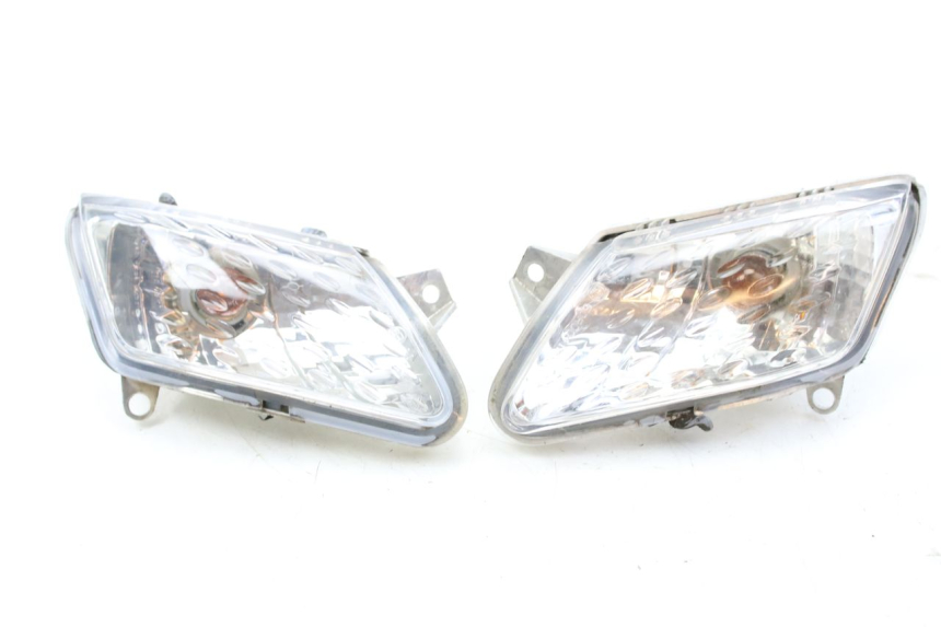 photo de CLIGNOTANT AVANT YAMAHA XMAX X-MAX 125 (2006 - 2009) - Détail de la pièce