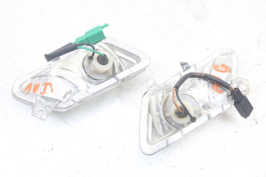 photo de CLIGNOTANT AVANT YAMAHA XMAX X-MAX 125 (2006 - 2009) - Zoom état d’usage