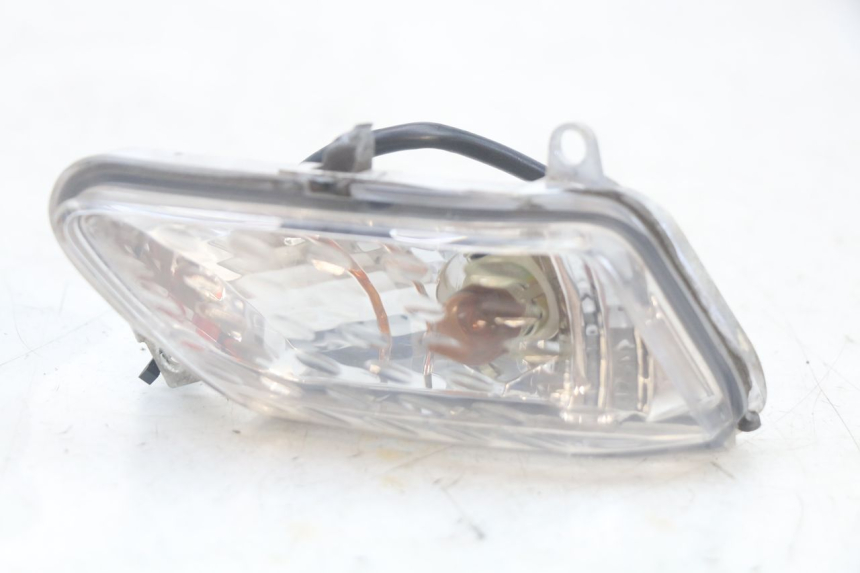 photo de CLIGNOTANT AVANT YAMAHA XMAX X-MAX 125 (2006 - 2009) - Points de fixation