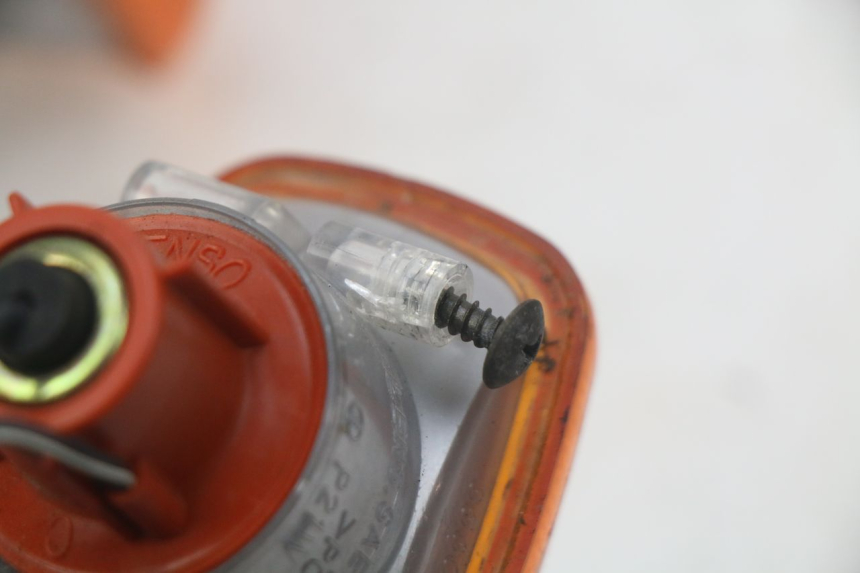 photo de CLIGNOTANT AVANT SUZUKI XF FREEWIND 650 (1997 - 2003) - Détail de la pièce