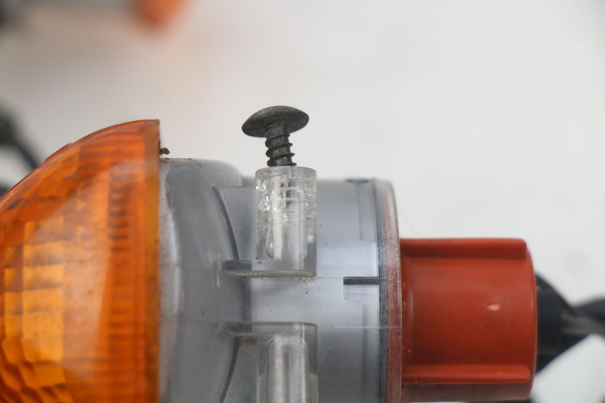 photo de CLIGNOTANT AVANT SUZUKI XF FREEWIND 650 (1997 - 2003) - Zoom état d’usage