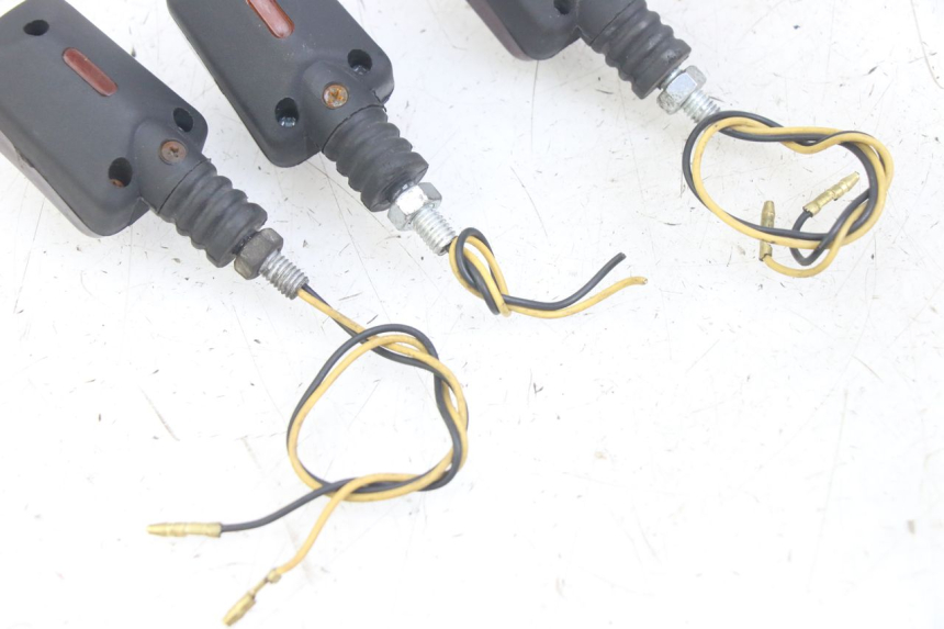 photo de CLIGNOTANT AVANT YAMAHA XJN DIVERSION 600 (2000 - 2003) - Détail de la pièce