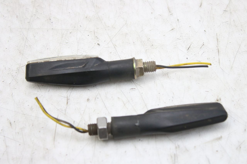 photo de CLIGNOTANT AVANT ZHEJIANG XMOTOS XB-81 50 - Zoom état d’usage