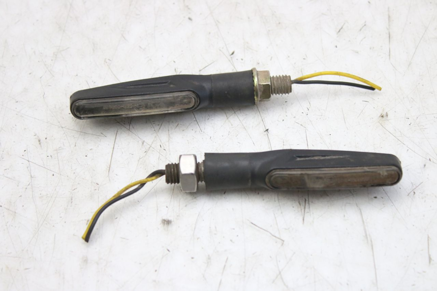 photo de CLIGNOTANT AVANT ZHEJIANG XMOTOS XB-81 50 - Autre angle de vue