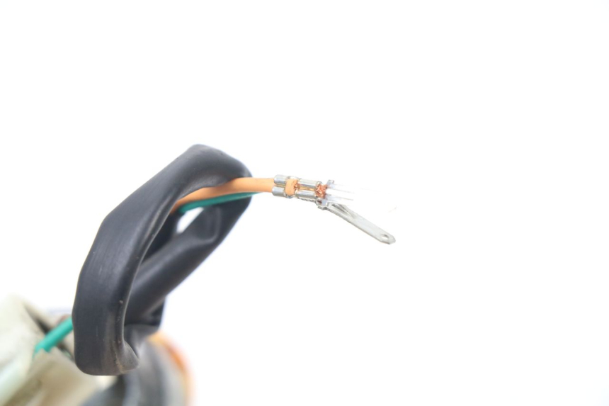 photo de CLIGNOTANT AVANT KINROAD XT T-8 125 (2006 - 2006) - Gros plan technique