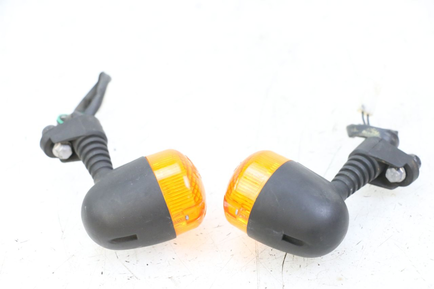 photo de CLIGNOTANT AVANT YAMAHA NEOS NEO'S 4T 50 (2008 - 2016) - Points de fixation