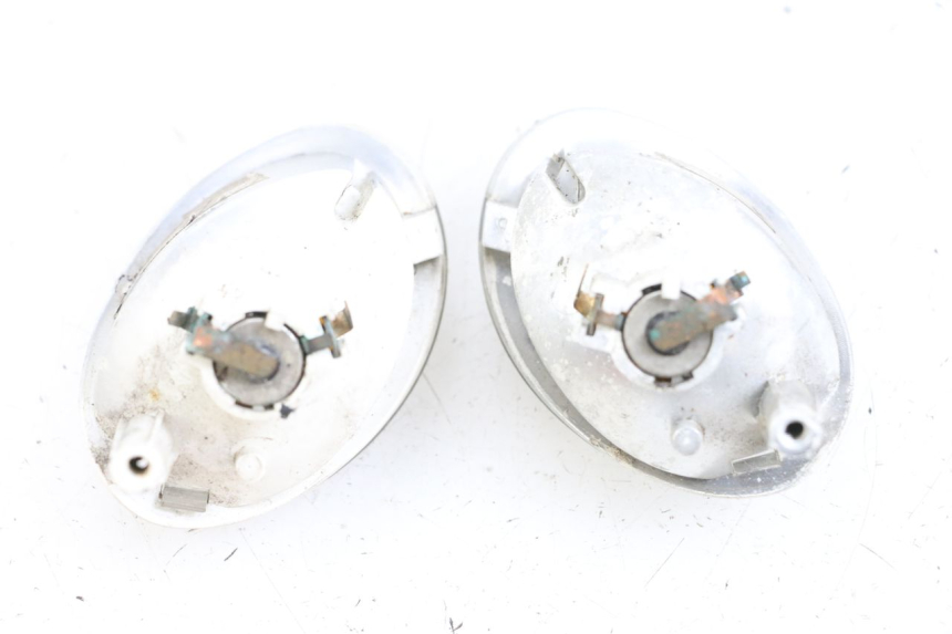 photo de CLIGNOTANT AVANT YAMAHA YN NEO'S 50 (1997 - 2004) - Gros plan technique