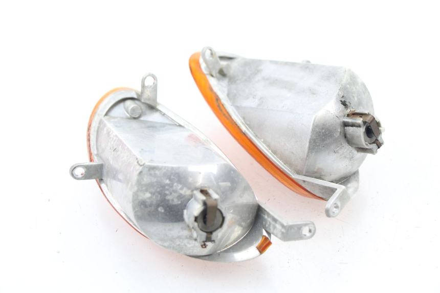 photo de CLIGNOTANT AVANT YAMAHA YP MAJESTY 125 (1998 - 2001) - Vue d’ensemble