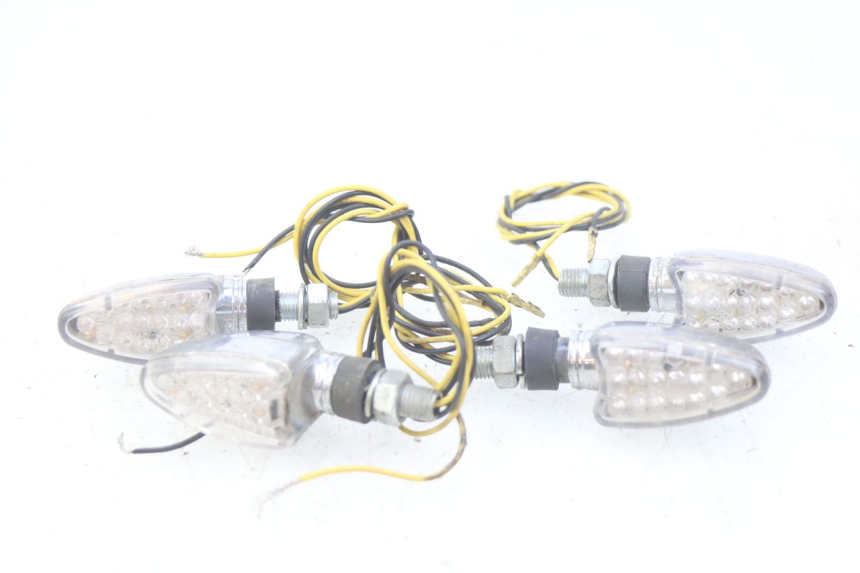 photo de CLIGNOTANT AVANT KAWASAKI ZEPHYR 1100 ( - 1995) - Vue principale