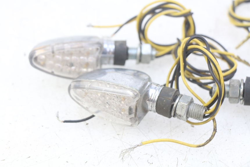 photo de CLIGNOTANT AVANT KAWASAKI ZEPHYR 1100 ( - 1995) - Vue produit