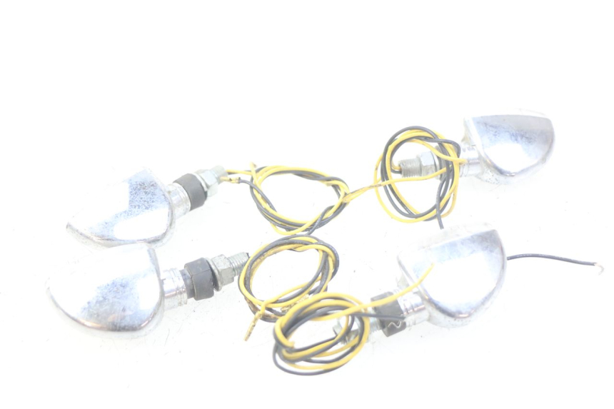 photo de CLIGNOTANT AVANT KAWASAKI ZEPHYR 1100 ( - 1995) - Zoom état d’usage