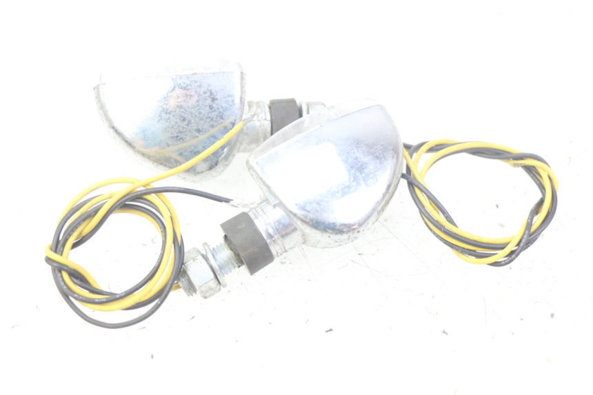 photo de CLIGNOTANT AVANT KAWASAKI ZEPHYR 1100 ( - 1995) - État de surface