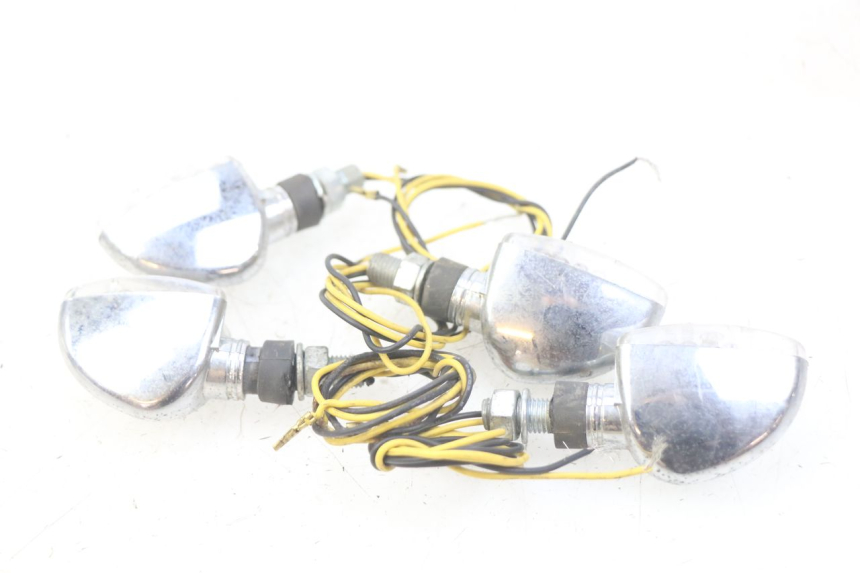 photo de CLIGNOTANT AVANT KAWASAKI ZEPHYR 1100 ( - 1995) - Pièce contrôlée